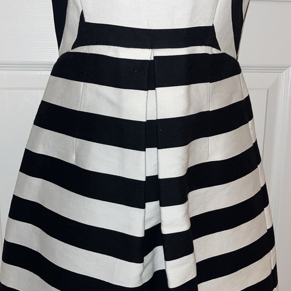 Miss Selfidge Sleeveless Dress with Pockets. Black and White Striped. Size 4. - Picture 4 of 12